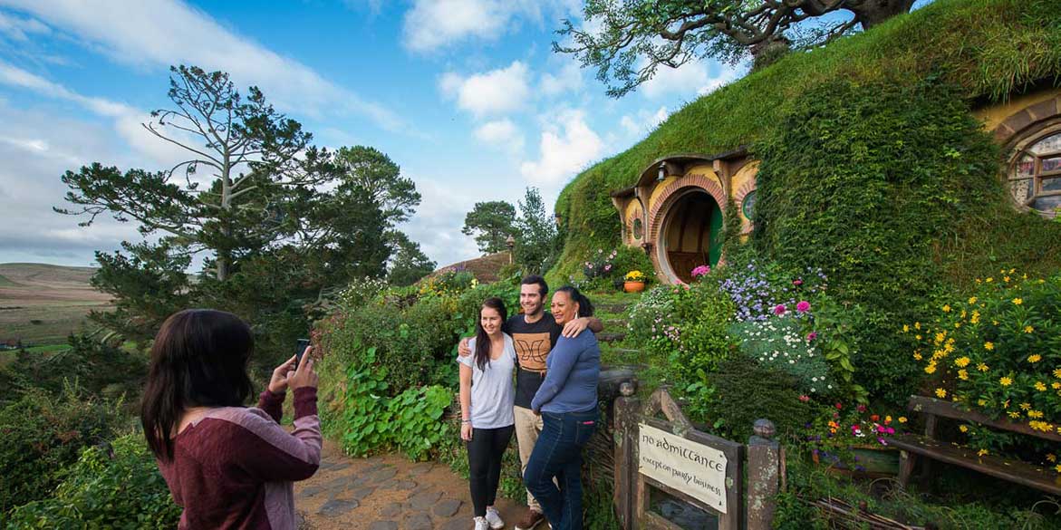 day tour from auckland to hobbiton